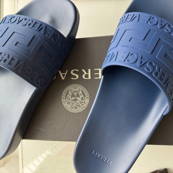 BNIB Versace Pool Slides - Picture 5 of 6